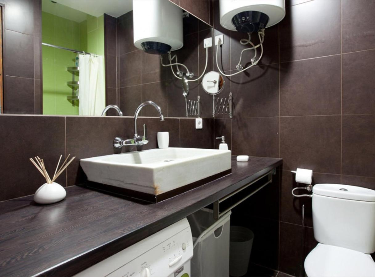 Borrell - Near Ramblas Apartment *