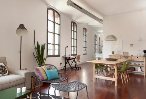 Sealona Lofts Apartment *