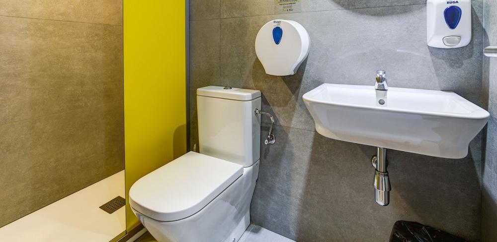 Sun & Moon Hostel Barcelona