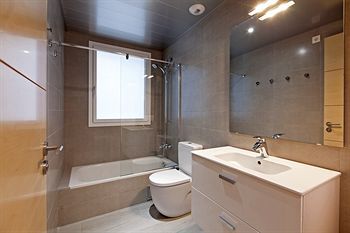 Bbarcelona Gaudi 4* Barcelona