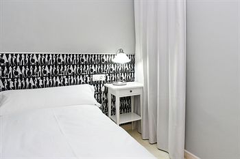 Dingdong Fira 3* Barcelone