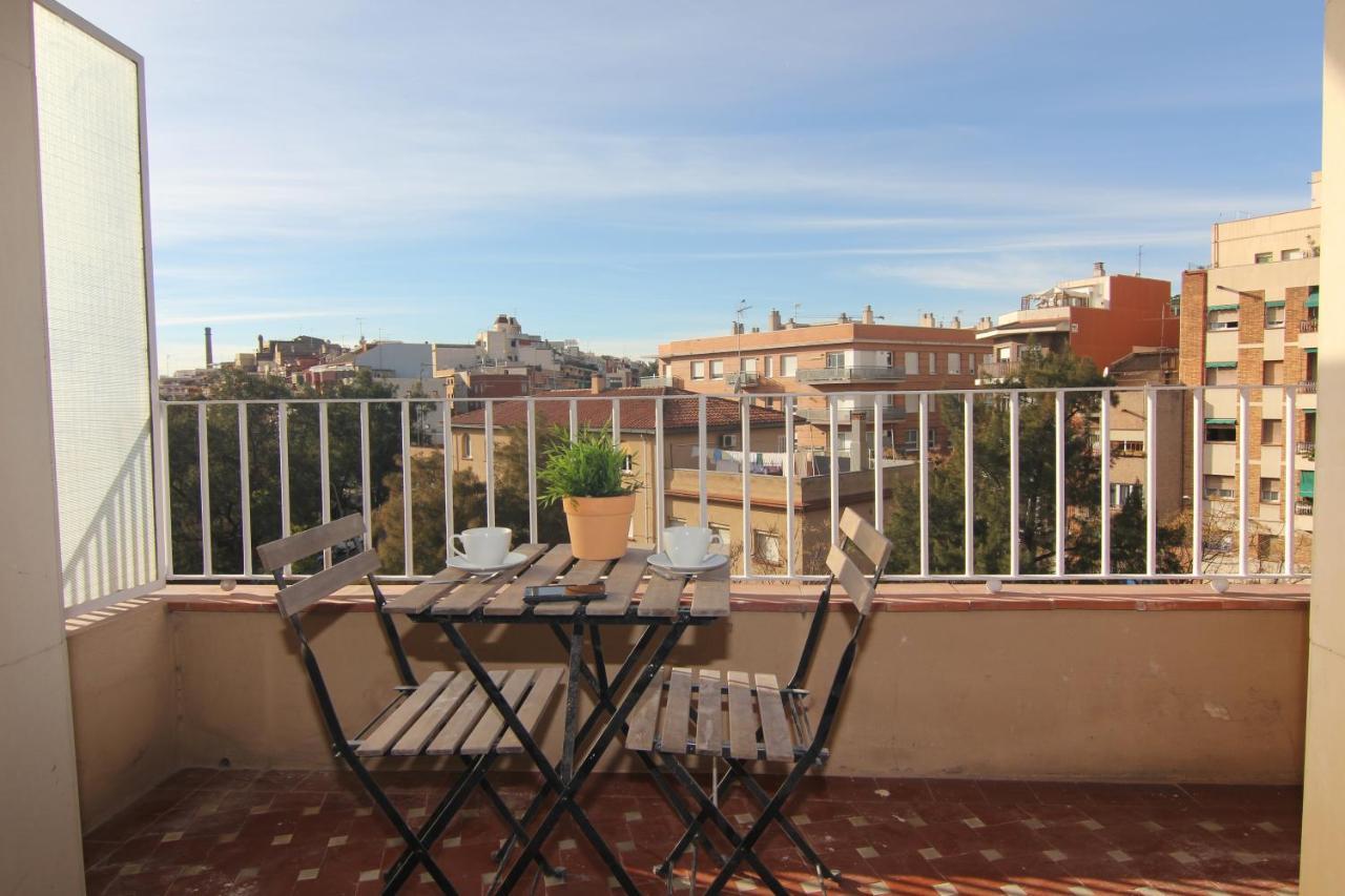Felip Ii -spacious And Quiet Apartment Barcelona