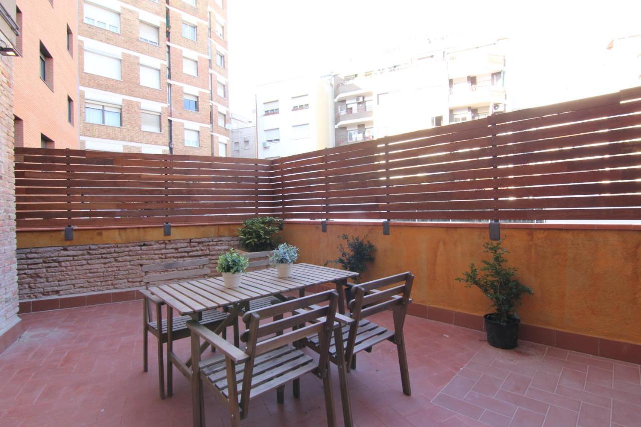 Felip Ii -spacious And Quiet Apartment Barcelona