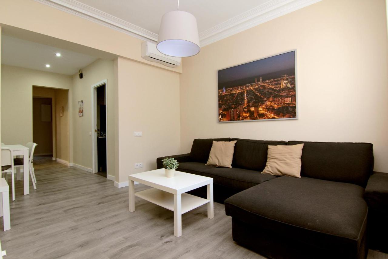 Felip Ii -spacious And Quiet Apartment Barcelona