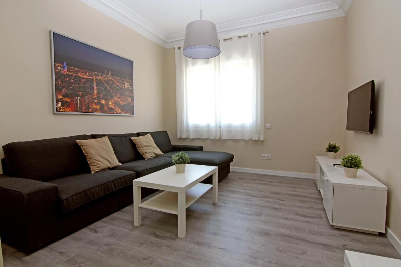 Felip Ii -spacious And Quiet Apartment Barcelona
