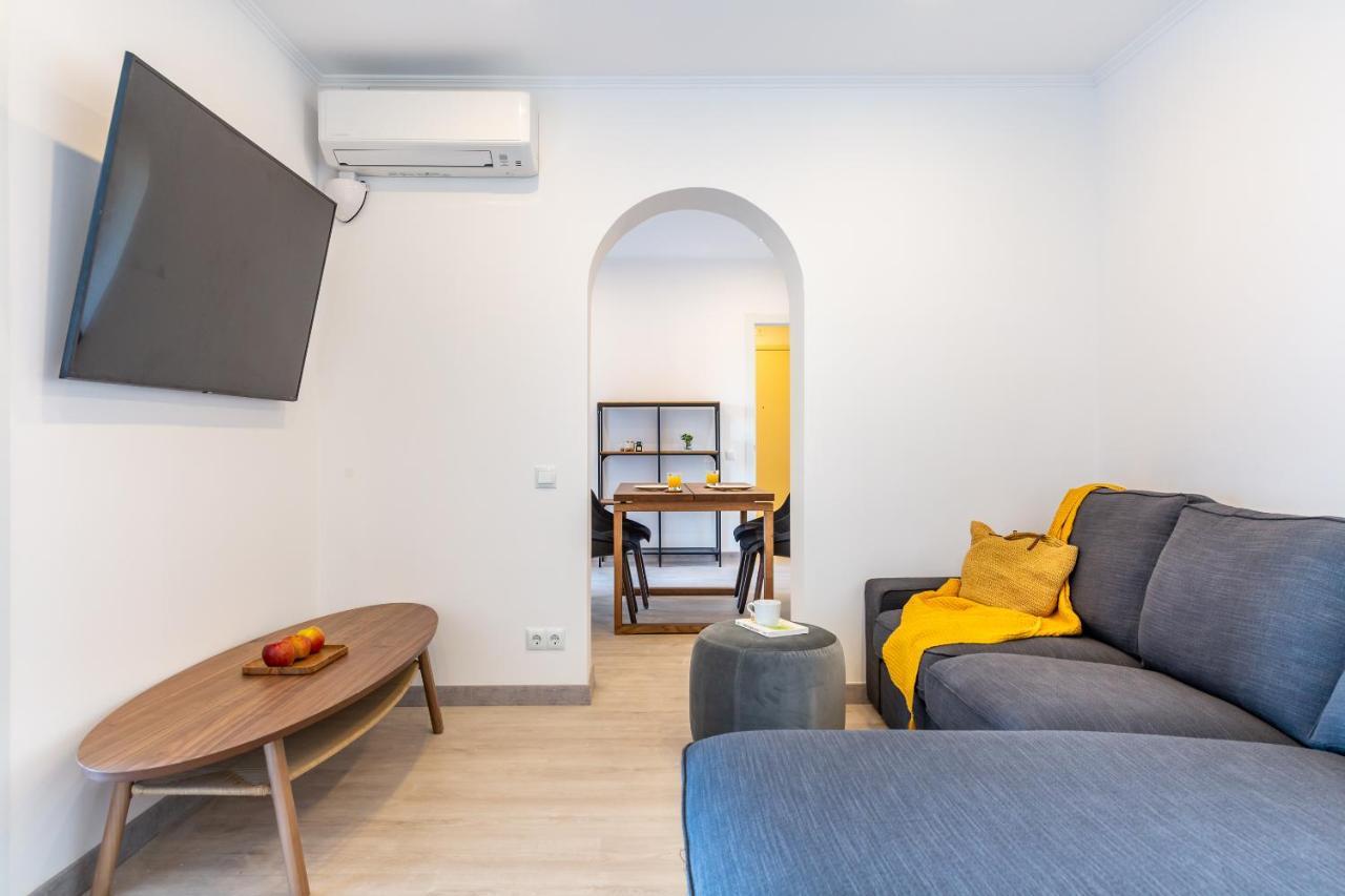 3Br - 2Bh Sunny And Spacious Apartment 10 Min Walk From Beach Appartement