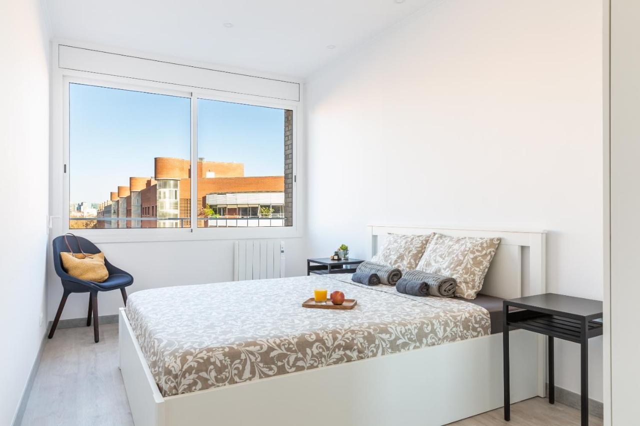 Appartement 3Br - 2Bh Sunny And Spacious Apartment 10 Min Walk From Beach *