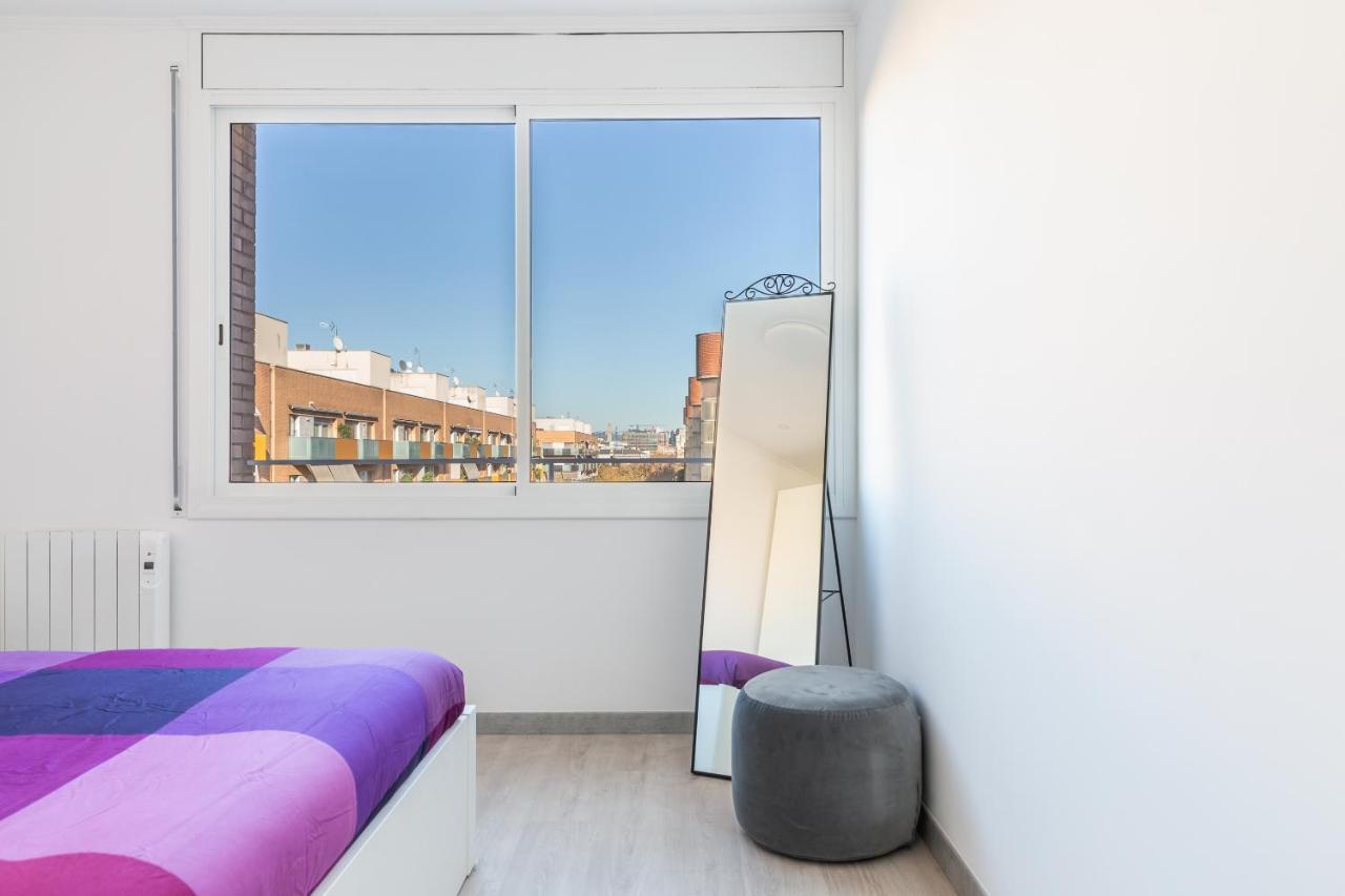3Br - 2Bh Sunny And Spacious Apartment 10 Min Walk From Beach Apartment Barcelona