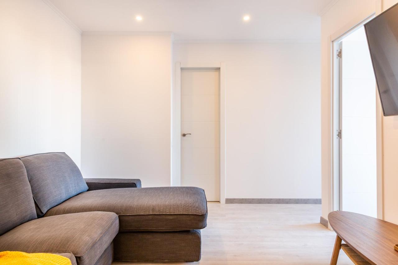 Appartement 3Br - 2Bh Sunny And Spacious Apartment 10 Min Walk From Beach *