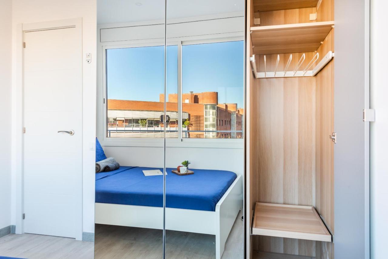 3Br - 2Bh Sunny And Spacious Apartment 10 Min Walk From Beach Barcelona