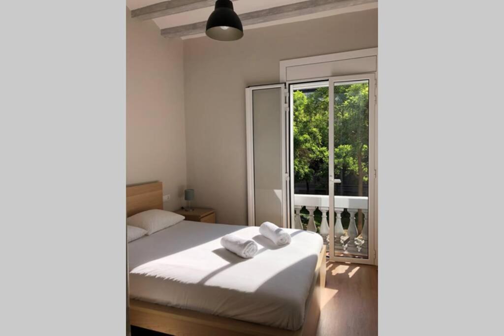2 Bedroom Sants Appartement *