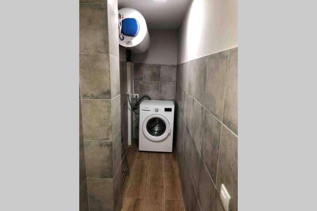 2 Bedroom Sants Appartement *