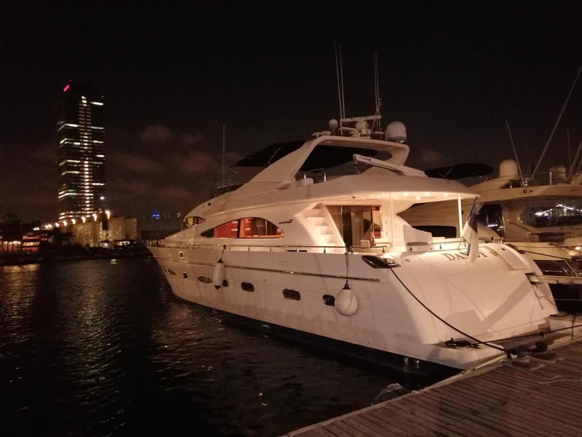 Rent Luxury Motor Yacht Barcelona