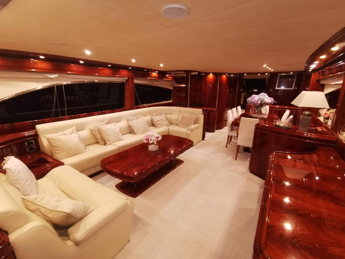 Rent Luxury Motor Yacht Botel