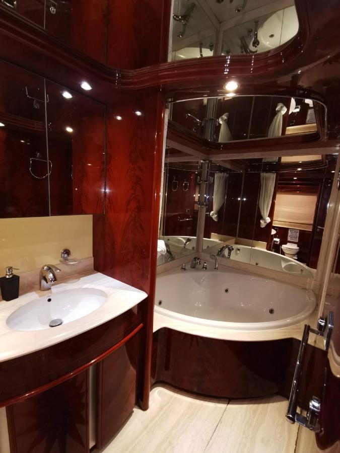 Rent Luxury Motor Yacht *