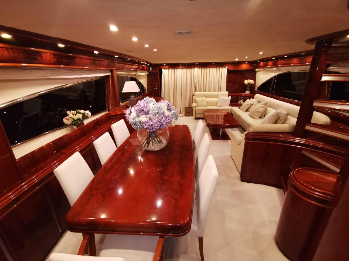 Rent Luxury Motor Yacht *