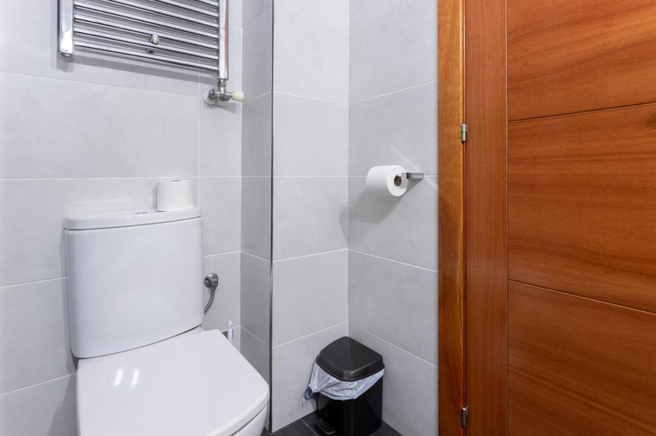 Diagonal Forum Apartment