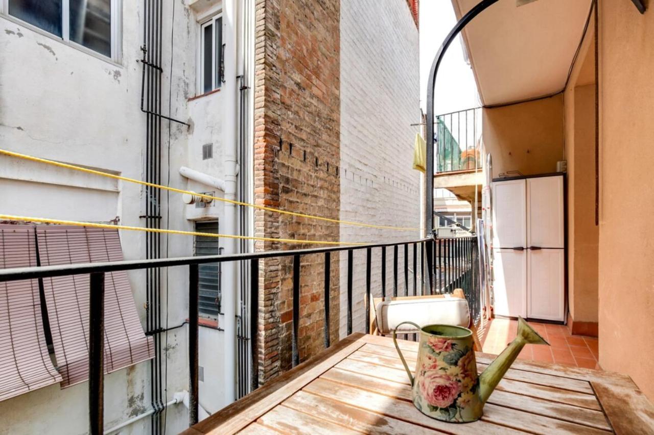 Modern 2 Bedroom Flat In Trendy Poble Sec Apartment Barcelona