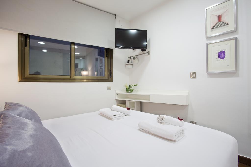 Triple With Private Bathroom In Gothic Gasthof 2*