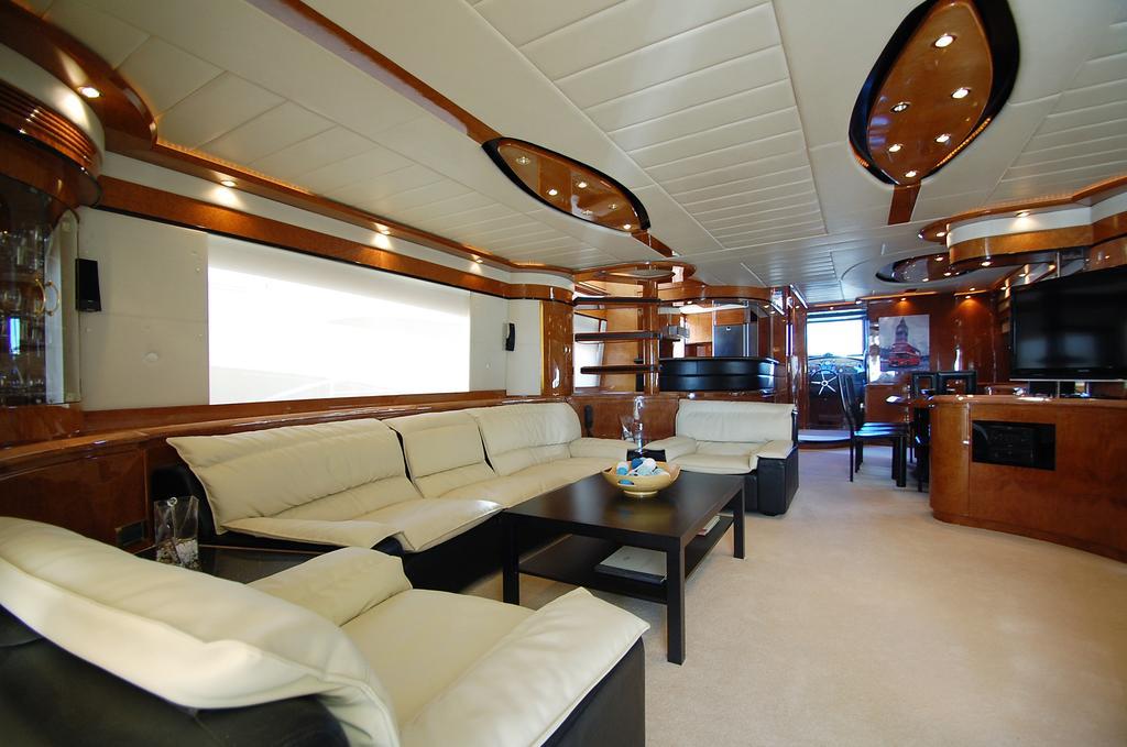 Leigh Yacht Botel Barcelona