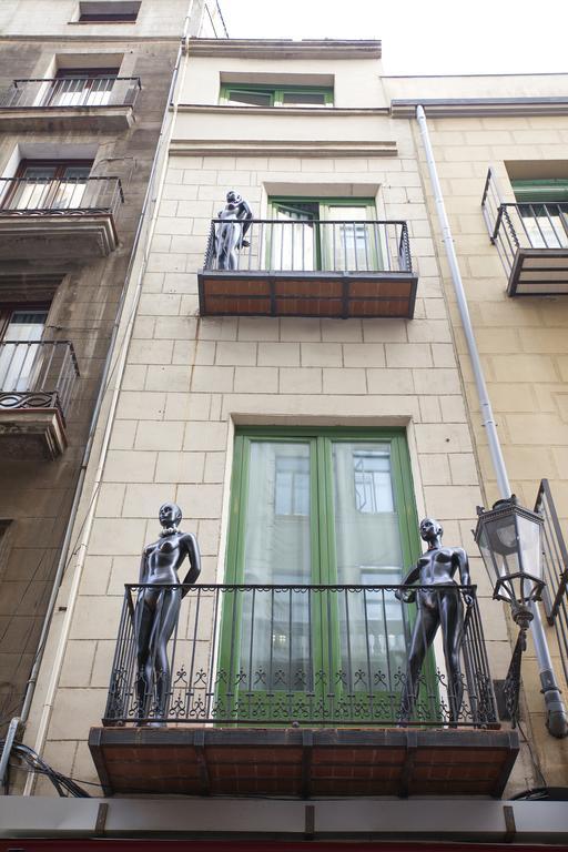 Triple With Private Bathroom In Gothic Maison d'hôtes Barcelone