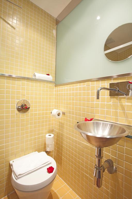 Triple With Private Bathroom In Gothic 2* Barcelone