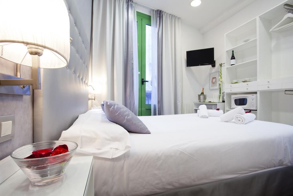 Triple With Private Bathroom In Gothic Maison d'hôtes