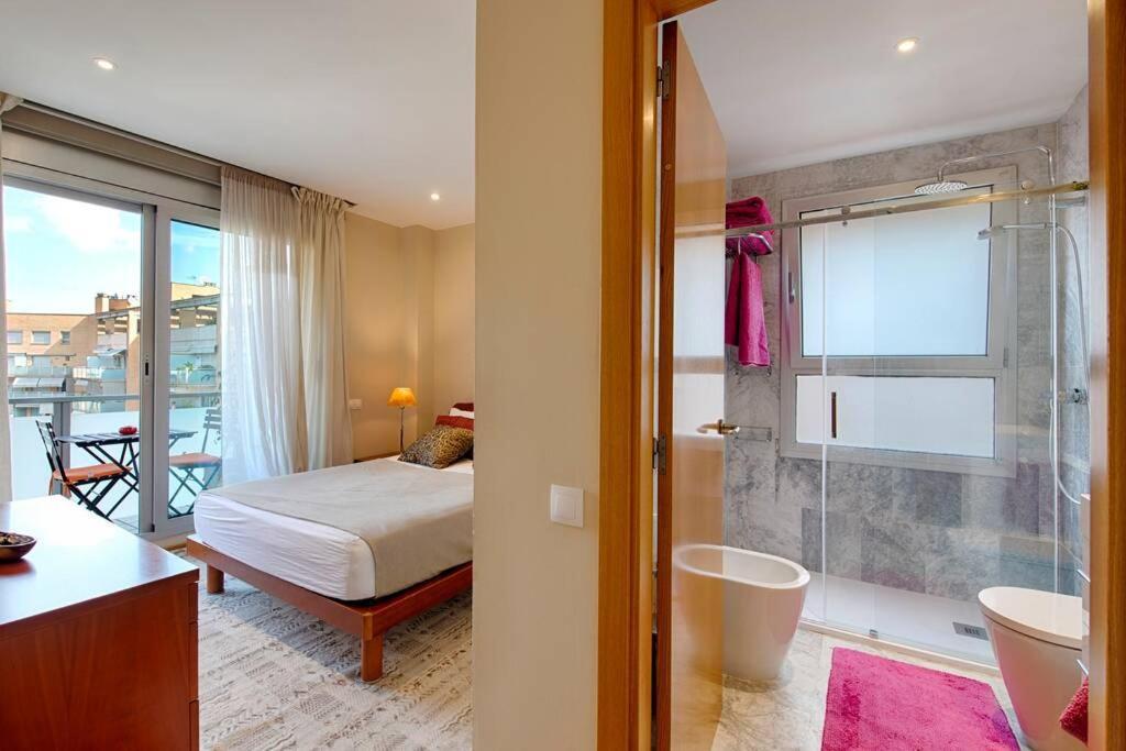 Great And Seaside Flat * Barcelona