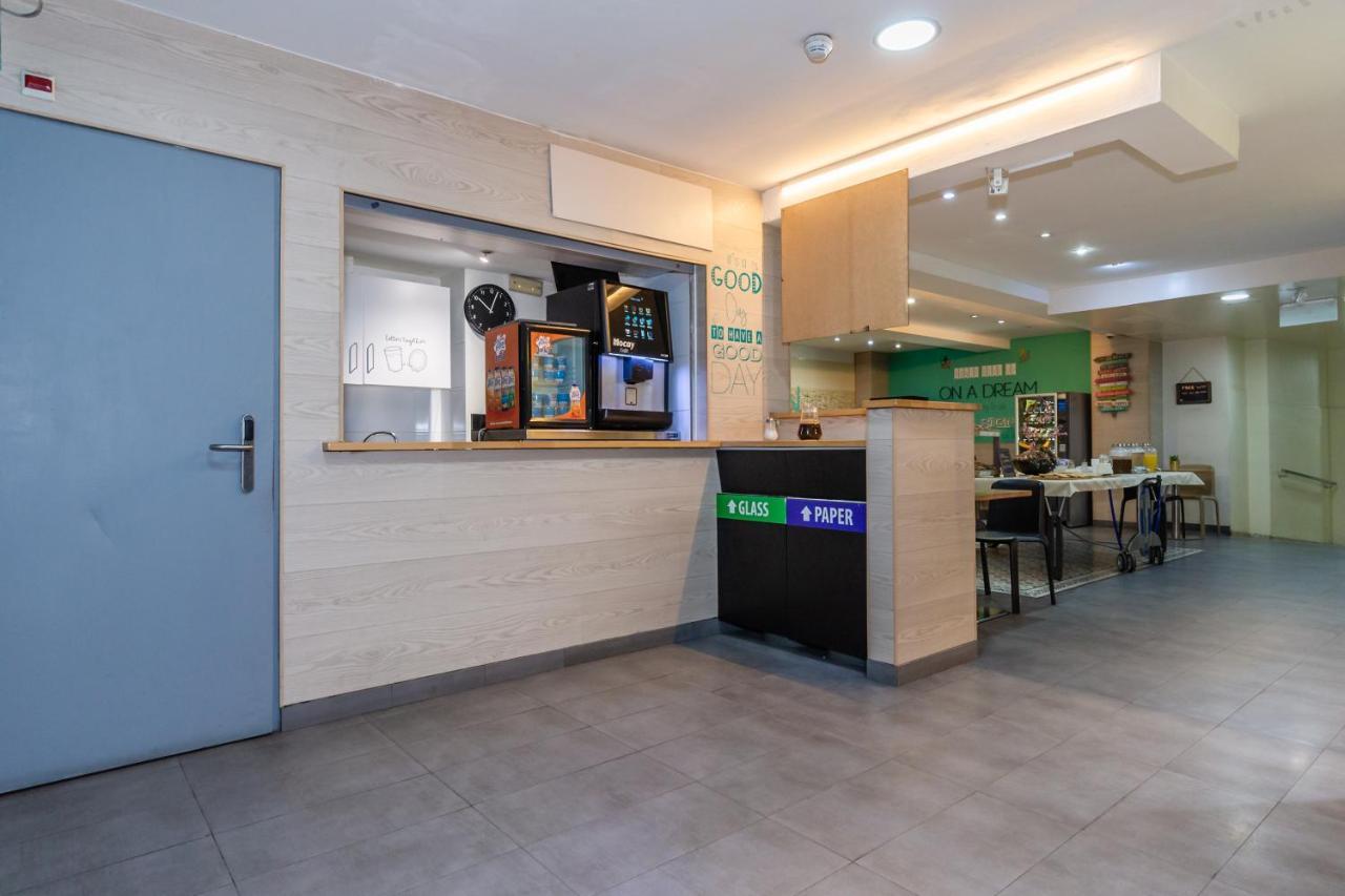 Sun & Moon Hostel Barcelona