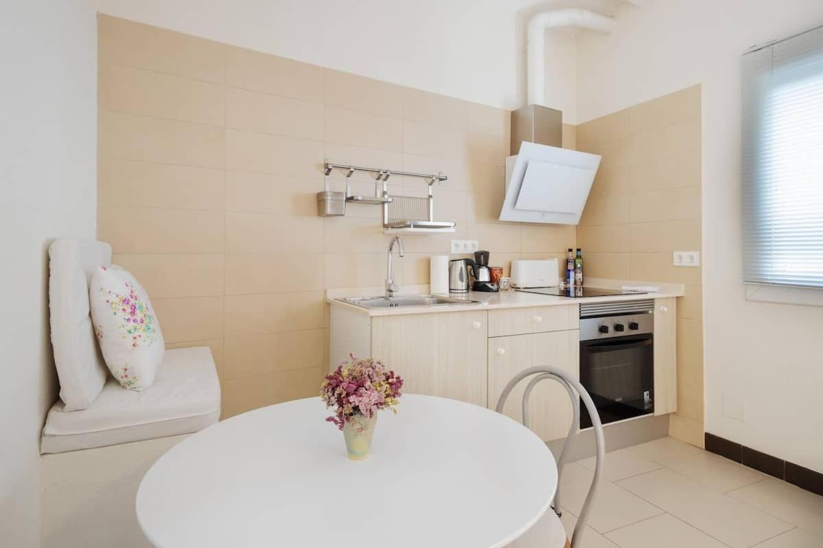 U-nique Pasteur Apartment *