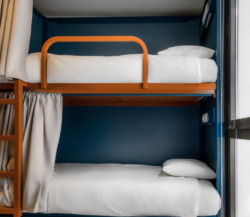 Latroupe Poblenou Hostel