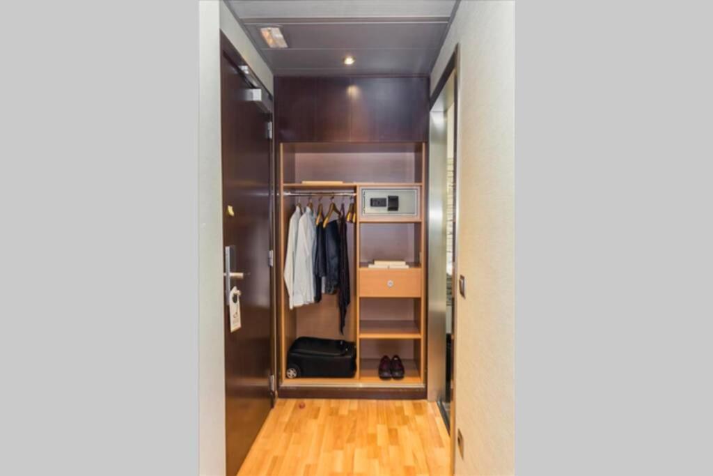 Hébergement de vacances Habitacion Con Dos Camas En Hotel Ronda Lesseps Barcelone