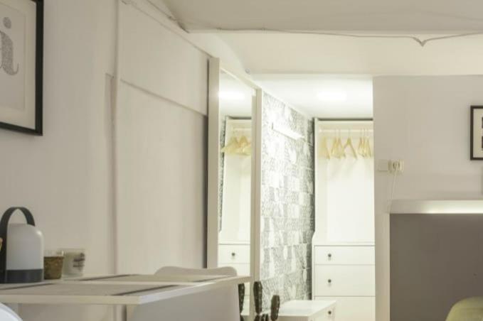New Renovated Cozy Centric Apartment