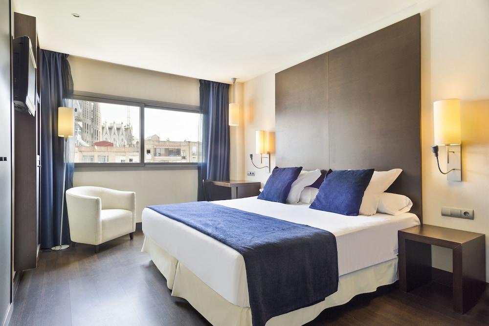 Metropolitan Sagrada Familia - Adults Only 4*