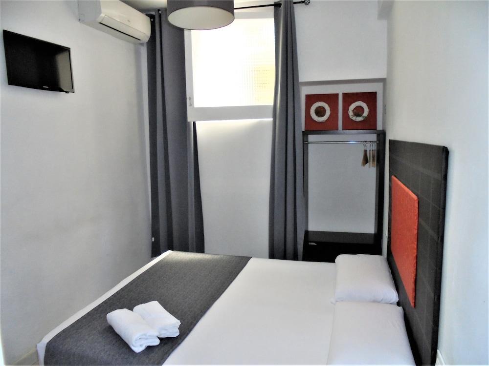 Easy Sants By Bossh! (adults Only) Hostel
