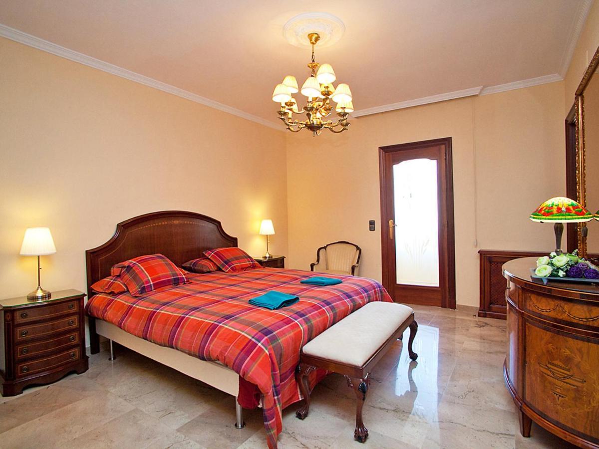 Pg Gracia - Valencia By Interhome