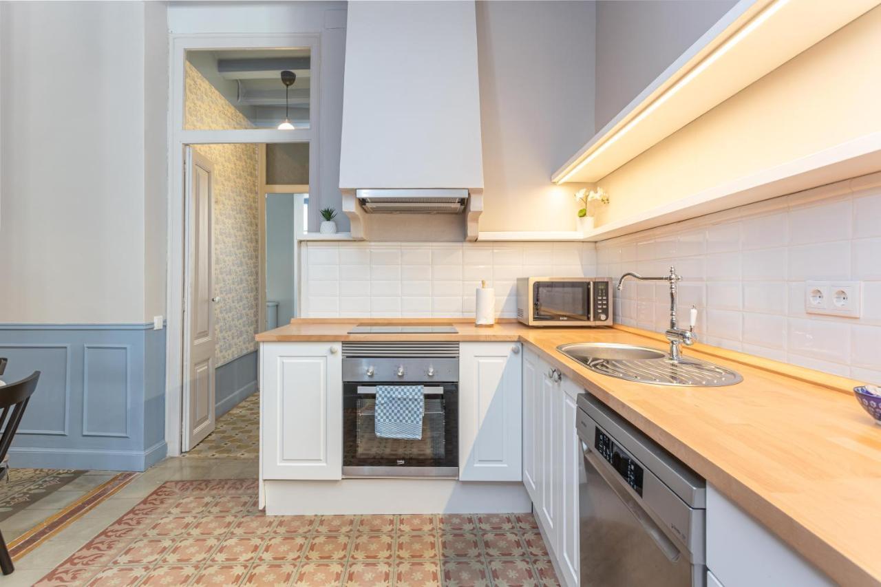Luxurious-historical With Terrace Apartment *