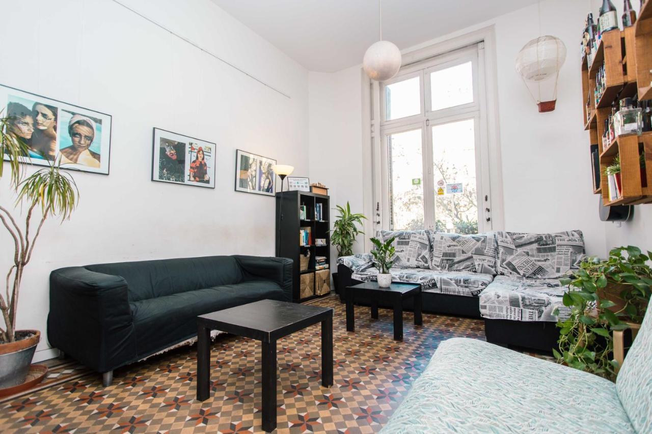 360 Borne Hostel
