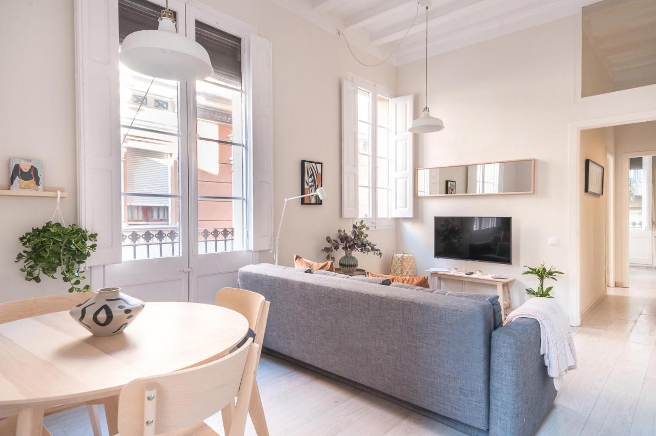 Light, Cozy Terrace And Local Life In Gracia Appartement