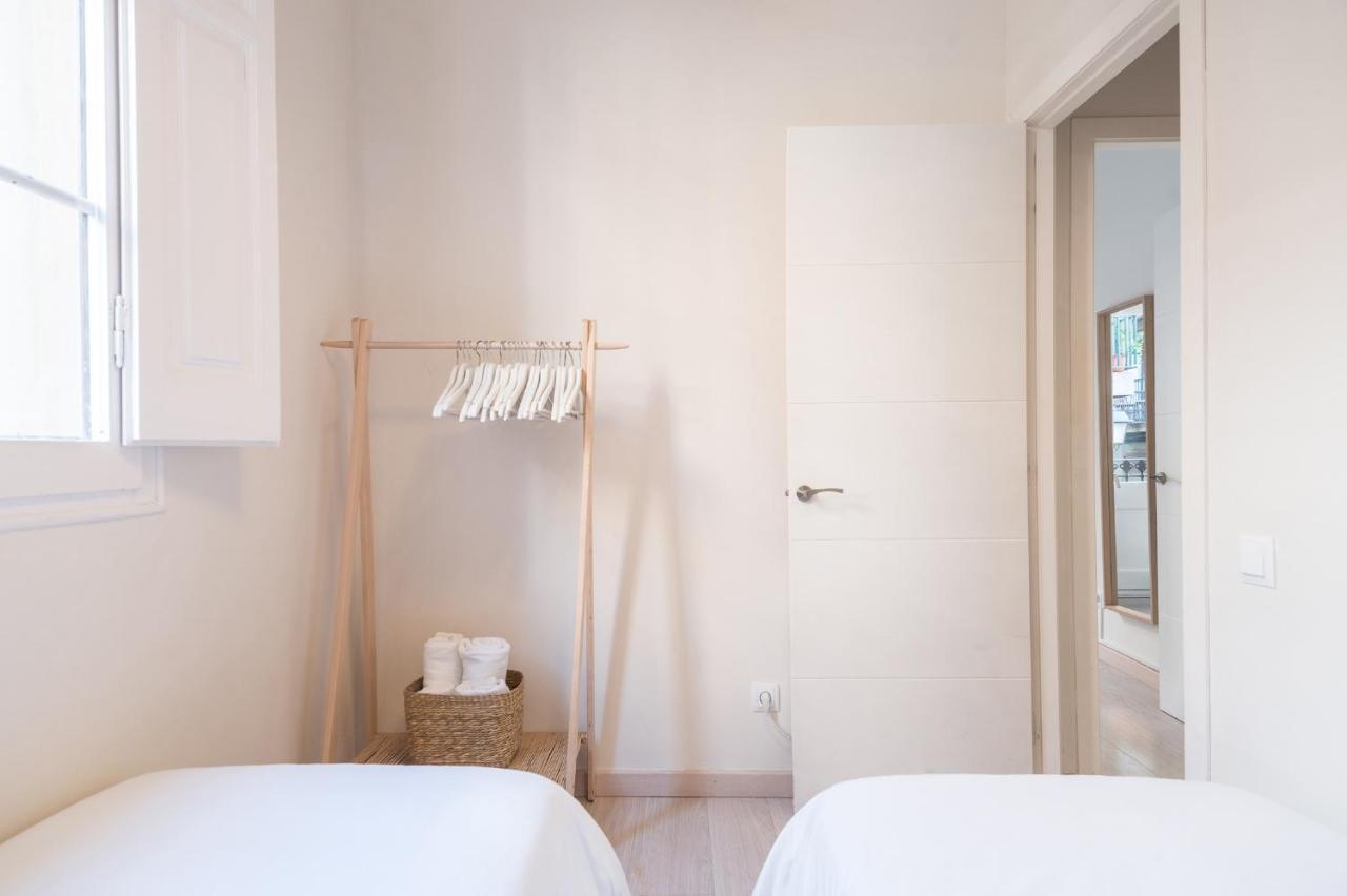 Light, Cozy Terrace And Local Life In Gracia Appartement *