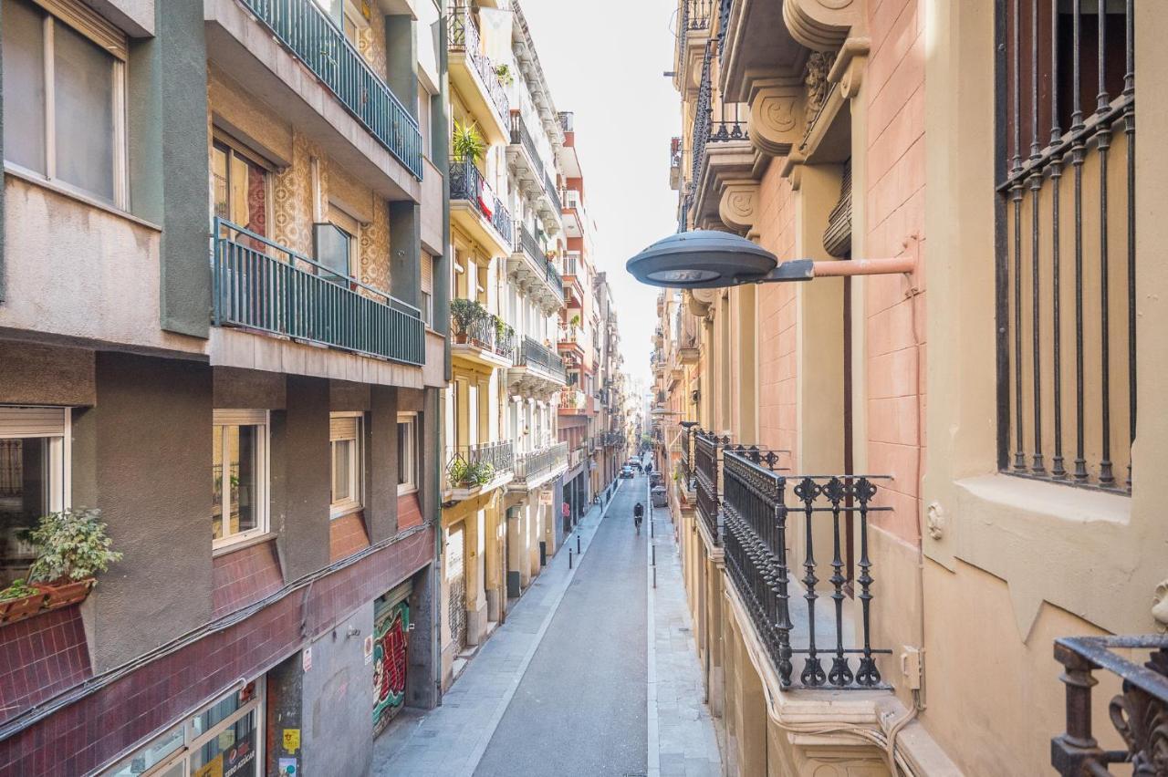 Light, Cozy Terrace And Local Life In Gracia *