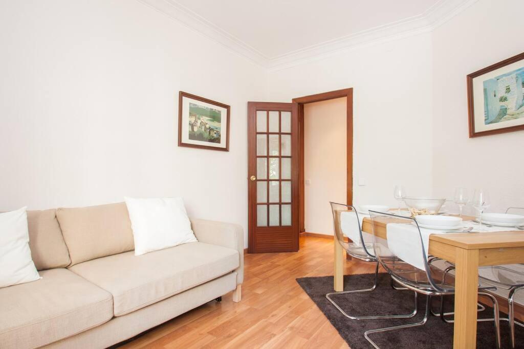 Autentic Monumental Apartment