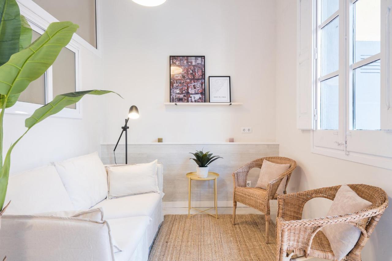 Terrace, Sun And Local Lifestyle In Gracia Apartment *