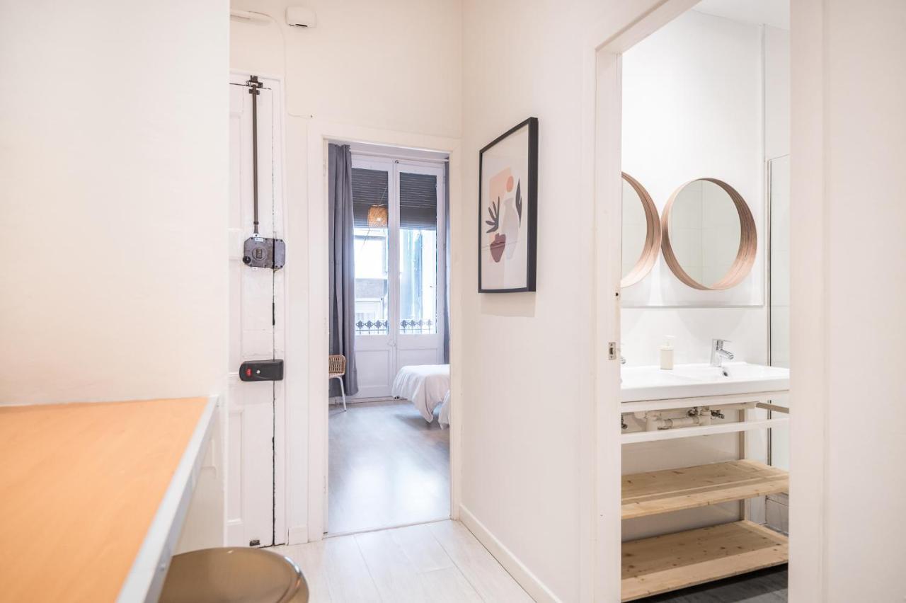 Terrace, Sun And Local Lifestyle In Gracia Apartment Barcelona