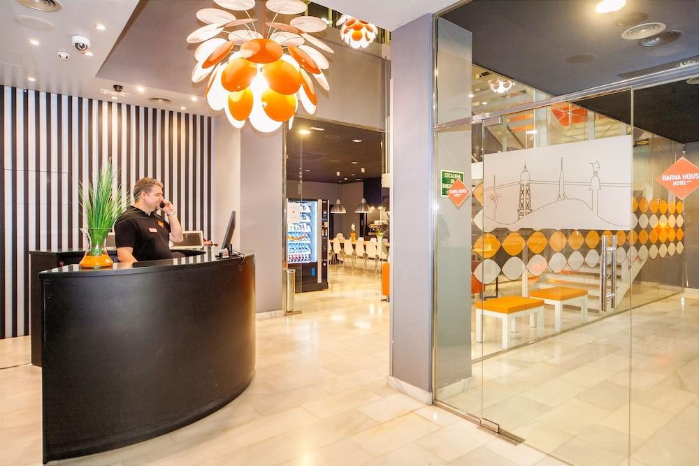 Barna House Hotel 3*