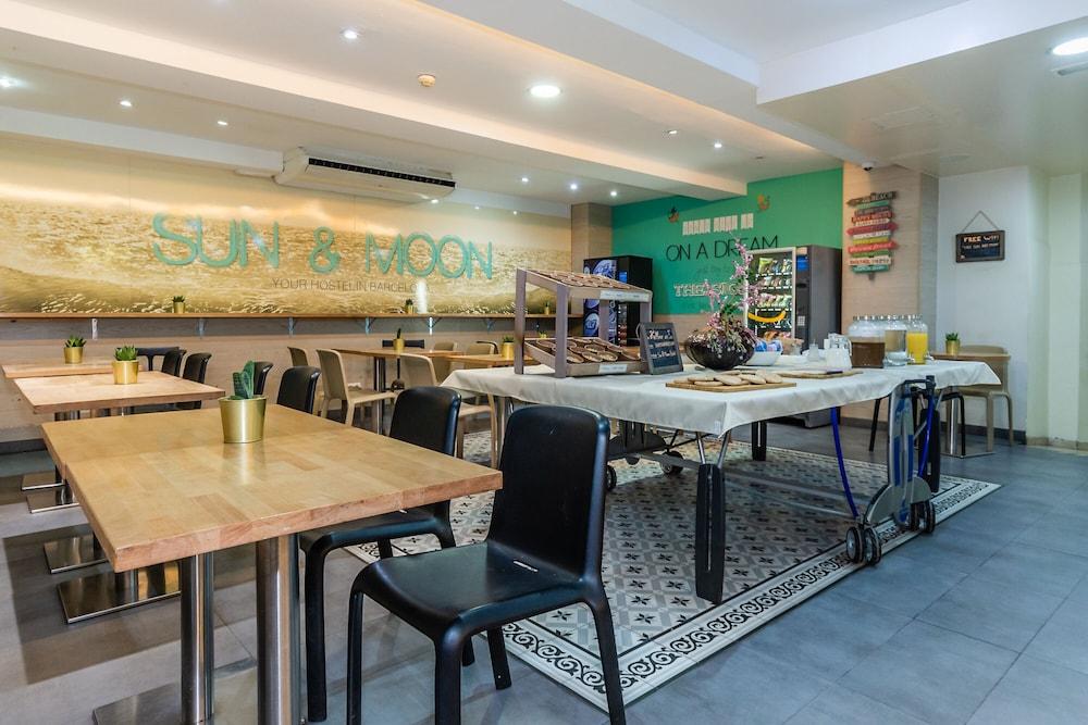 Hostel Sun & Moon Barcelona