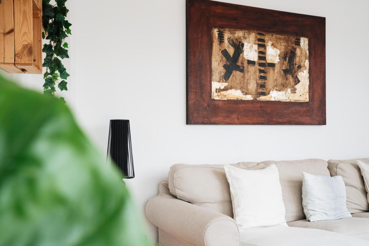 Sunny And Modern Ideal For Groups Apartment *