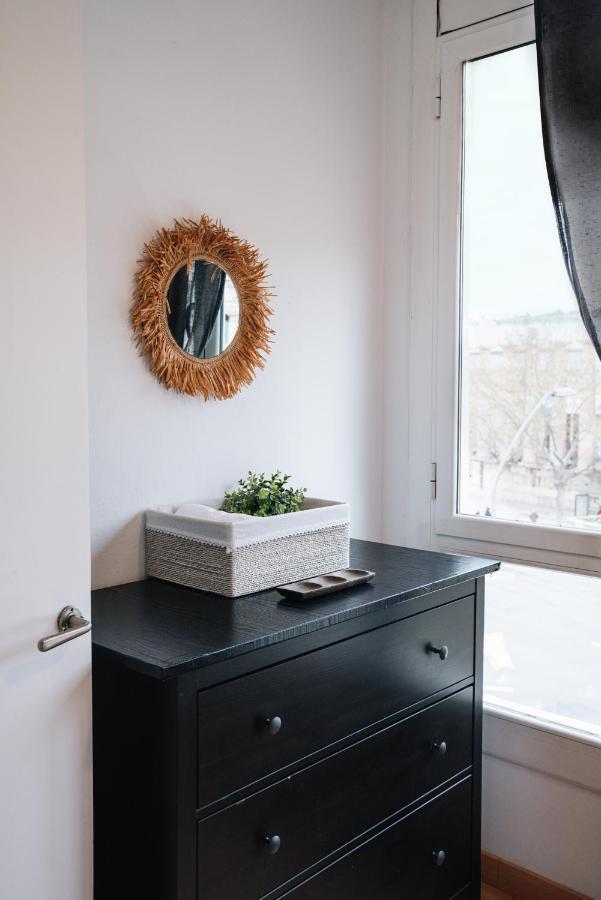 Sunny And Modern Ideal For Groups Apartment