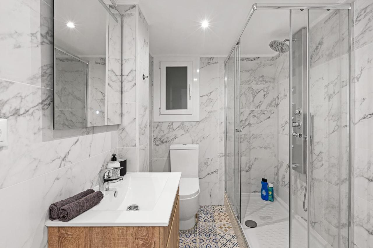 3br - 2bh In The Center Apartment Barcelona