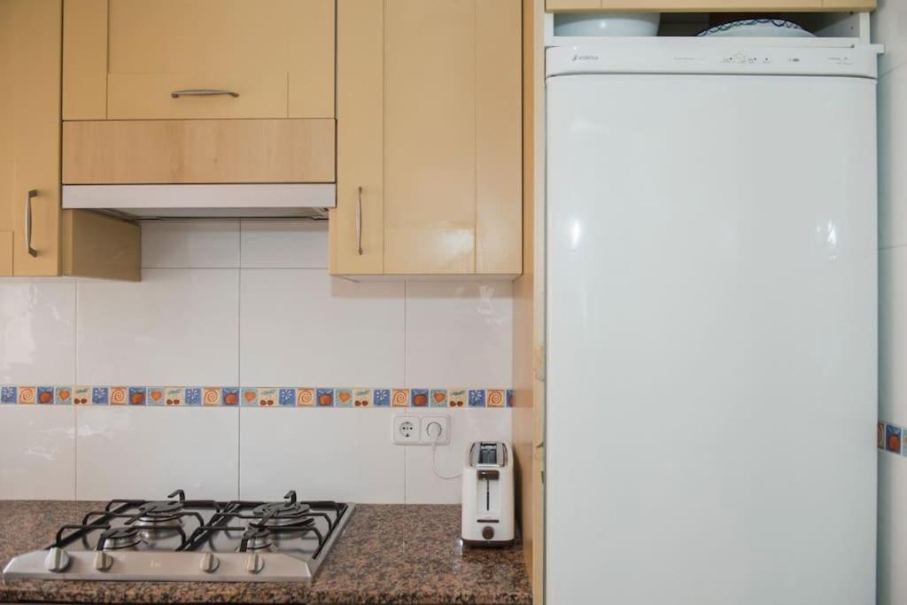 Sunny And Quiet Sagrada Familia Apartment *